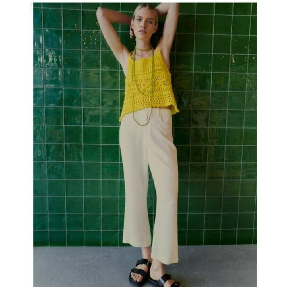 Zara Wrinkle Look Mini Flare Pants Ecru size S beige ref 3488 842 712 ptp 15"